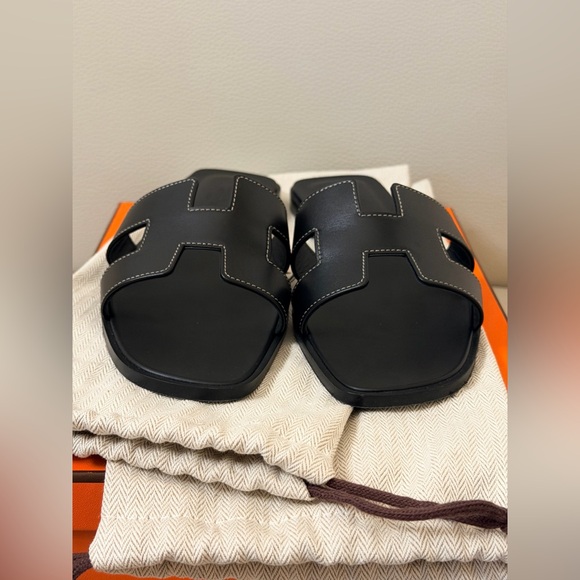 Hermes Oran Sandal in Noir (Authentic) Size 9.5/40 - Picture 4 of 7